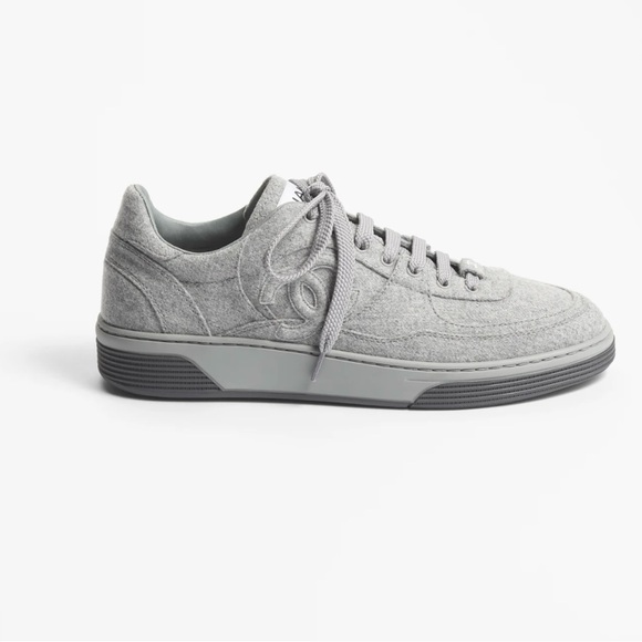 CHANEL Fall-Winter 2024/25 Pre-Collection Sneakers - Picture 1 of 4